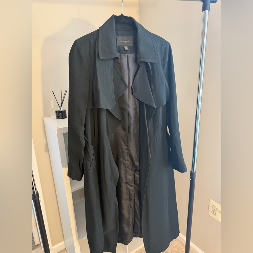 Excellent condition black banana republic light trench coat